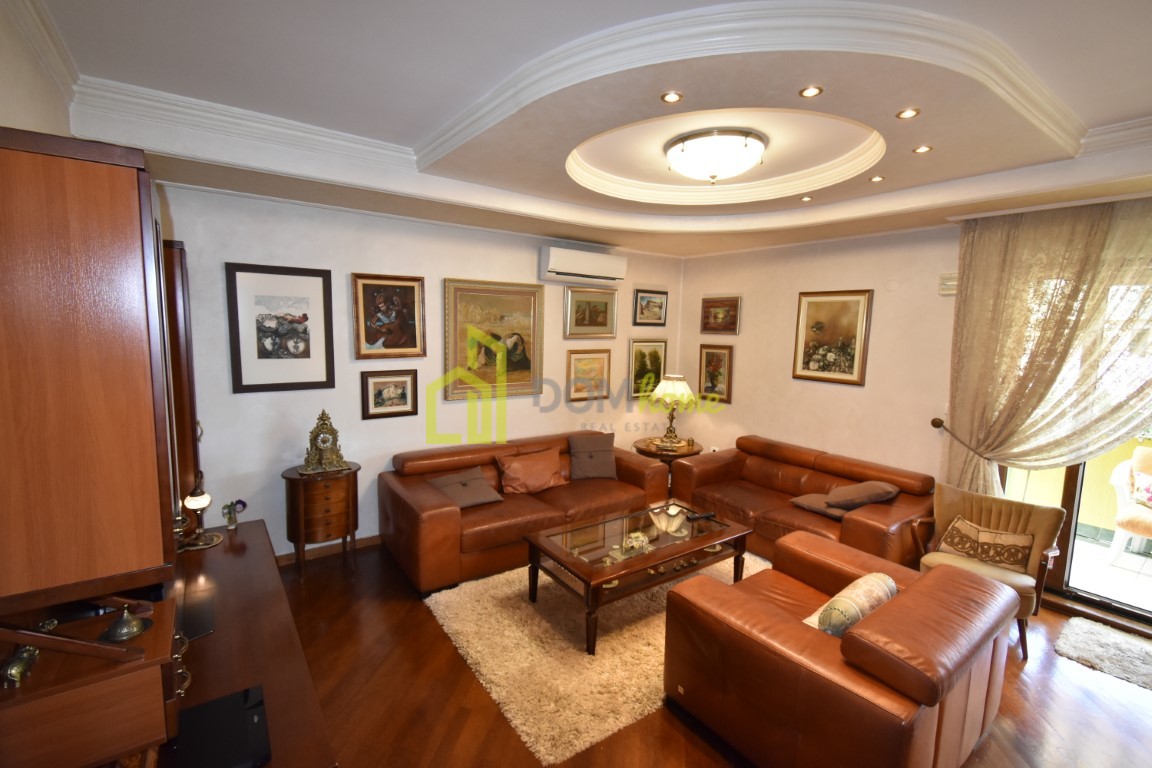 Trosoban stan 130m2, Stari Aerodrom